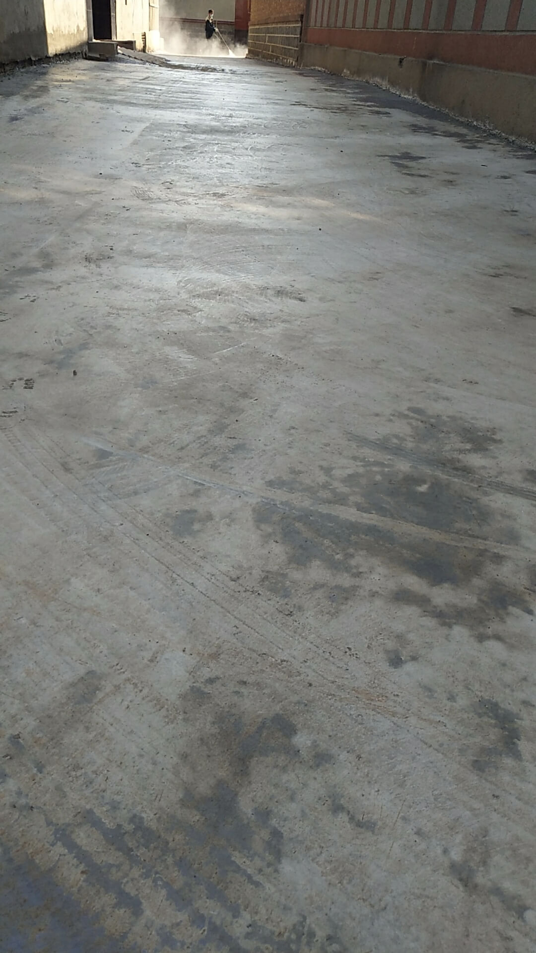 水泥道路混凝土增強(qiáng)劑噴涂